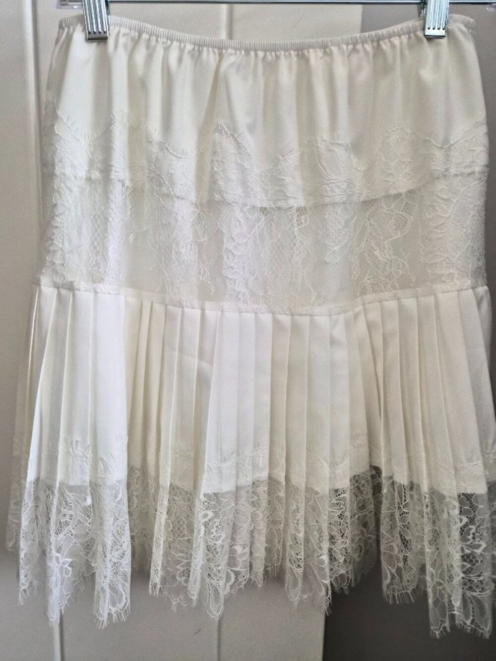 White/cream Lace and ruffle skirt